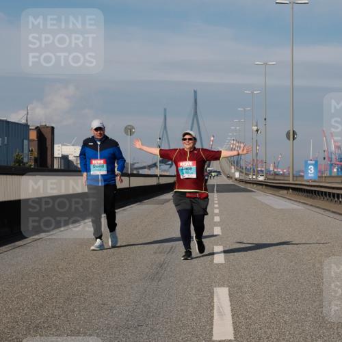 03.10.2025 - Köhlbrandbrückenlauf Fabian Wolf http://msf.ph/oto/9090163 03.10.2025 10:25:38 Position 3  meine-sportfotos.de