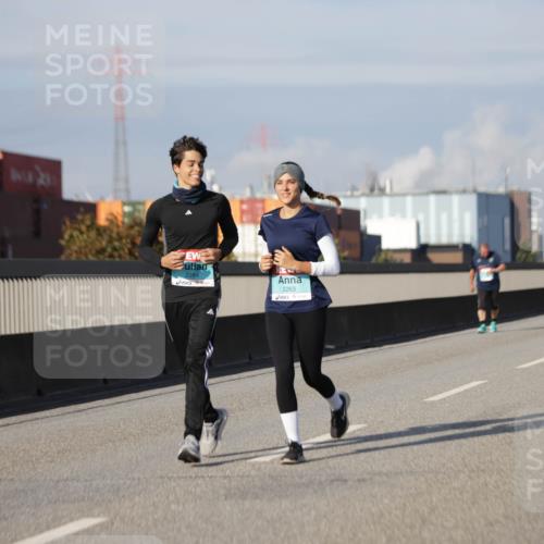 03.10.2025 - Köhlbrandbrückenlauf Jannik Wohlers http://msf.ph/oto/9090171 03.10.2025 10:10:14 Position 3 2264, 2263 meine-sportfotos.de