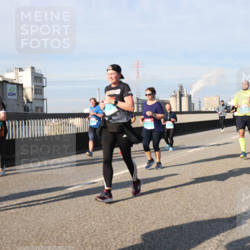 03.10.2025 - Köhlbrandbrückenlauf Lena Gebhardt http://msf.ph/oto/9090173 03.10.2025 10:07:27 Position 2  meine-sportfotos.de