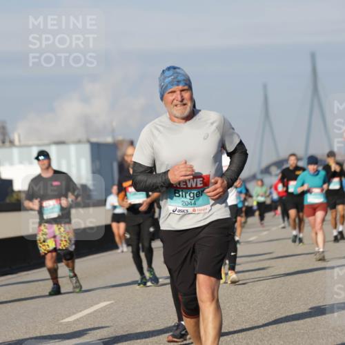 03.10.2025 - Köhlbrandbrückenlauf Jannik Wohlers http://msf.ph/oto/9090181 03.10.2025 09:58:53 Position 3 2044 meine-sportfotos.de
