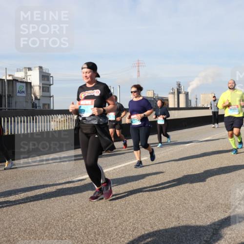 03.10.2025 - Köhlbrandbrückenlauf Lena Gebhardt http://msf.ph/oto/9090190 03.10.2025 10:07:27 Position 2  meine-sportfotos.de