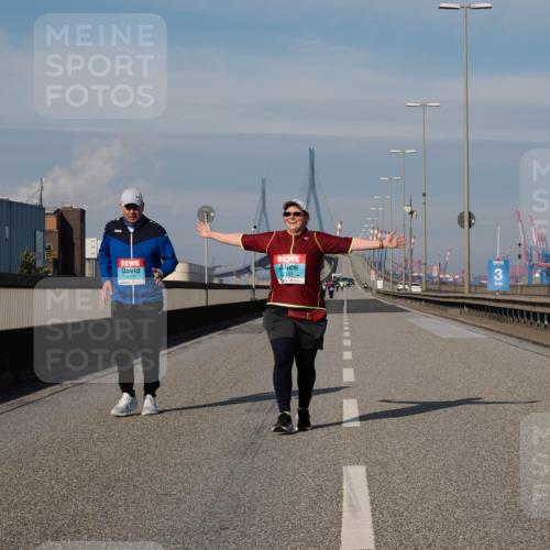 03.10.2025 - Köhlbrandbrückenlauf Fabian Wolf http://msf.ph/oto/9090197 03.10.2025 10:25:39 Position 3 2357, 3, 2623 meine-sportfotos.de