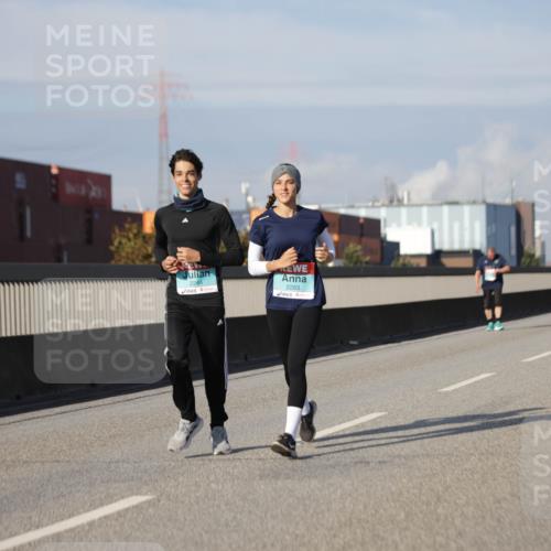03.10.2025 - Köhlbrandbrückenlauf Jannik Wohlers http://msf.ph/oto/9090198 03.10.2025 10:10:14 Position 3 2264, 2263 meine-sportfotos.de