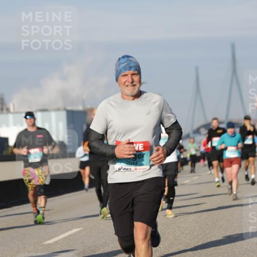 03.10.2025 - Köhlbrandbrückenlauf Jannik Wohlers http://msf.ph/oto/9090200 03.10.2025 09:58:53 Position 3 2044 meine-sportfotos.de