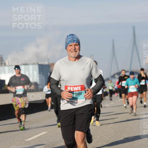 03.10.2025 - Köhlbrandbrückenlauf Jannik Wohlers http://msf.ph/oto/9090203 03.10.2025 09:58:53 Position 3 2044 meine-sportfotos.de