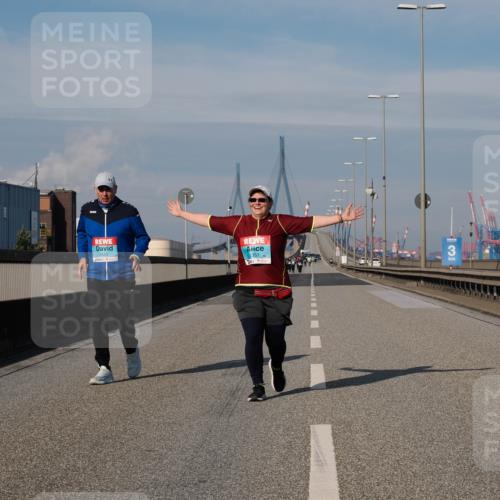 03.10.2025 - Köhlbrandbrückenlauf Fabian Wolf http://msf.ph/oto/9090206 03.10.2025 10:25:39 Position 3 3 meine-sportfotos.de