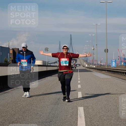 03.10.2025 - Köhlbrandbrückenlauf Fabian Wolf http://msf.ph/oto/9090214 03.10.2025 10:25:39 Position 3 3 meine-sportfotos.de