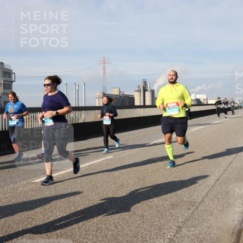 03.10.2025 - Köhlbrandbrückenlauf Lena Gebhardt http://msf.ph/oto/9090238 03.10.2025 10:07:28 Position 2  meine-sportfotos.de