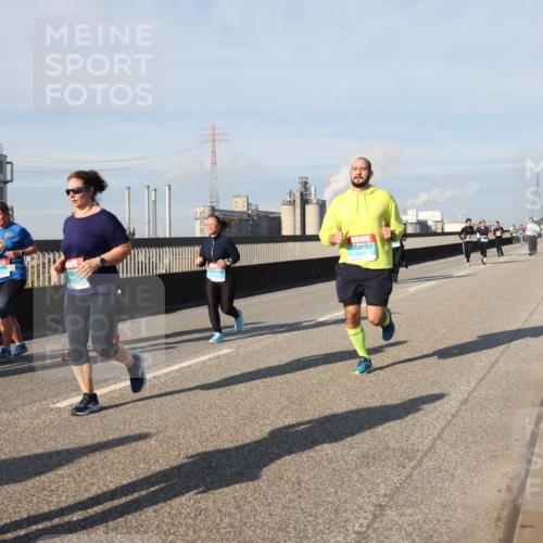 03.10.2025 - Köhlbrandbrückenlauf Lena Gebhardt http://msf.ph/oto/9090246 03.10.2025 10:07:28 Position 2  meine-sportfotos.de