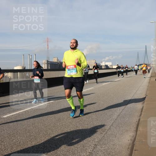 03.10.2025 - Köhlbrandbrückenlauf Lena Gebhardt http://msf.ph/oto/9090261 03.10.2025 10:07:29 Position 2 2339, 1949 meine-sportfotos.de