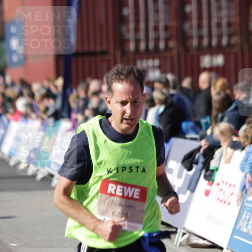 03.10.2025 - Köhlbrandbrückenlauf Jannik Wohlers http://msf.ph/oto/9090288 03.10.2025 13:19:31 Ziel 4691, 4971, 5009, 5405, 5443, 5451, 5578, 5838, 6057, 6230, 6753, 6776 meine-sportfotos.de