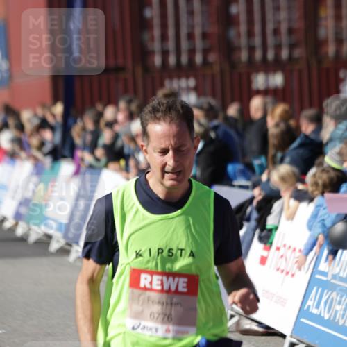 03.10.2025 - Köhlbrandbrückenlauf Jannik Wohlers http://msf.ph/oto/9090314 03.10.2025 13:19:32 Ziel 4691, 4971, 5009, 5405, 5443, 5451, 5578, 5838, 6230, 6753, 6776 meine-sportfotos.de