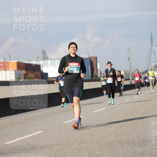 03.10.2025 - Köhlbrandbrückenlauf Jannik Wohlers http://msf.ph/oto/9090320 03.10.2025 10:10:18 Position 3 2621 meine-sportfotos.de