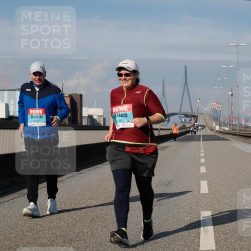 03.10.2025 - Köhlbrandbrückenlauf Fabian Wolf http://msf.ph/oto/9090326 03.10.2025 10:25:41 Position 3 2623, 2357 meine-sportfotos.de