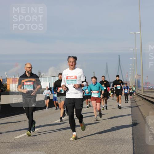 03.10.2025 - Köhlbrandbrückenlauf Jannik Wohlers http://msf.ph/oto/9090327 03.10.2025 09:58:56 Position 3 1925, 1947 meine-sportfotos.de