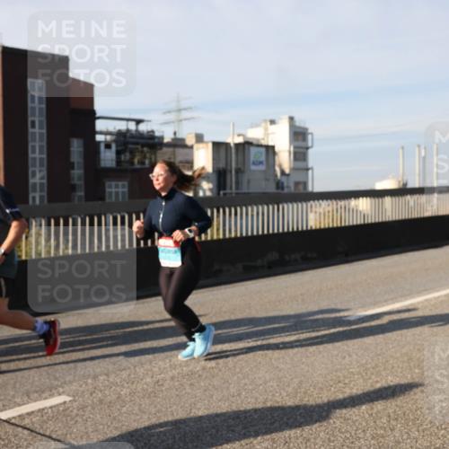 03.10.2025 - Köhlbrandbrückenlauf Lena Gebhardt http://msf.ph/oto/9090334 03.10.2025 10:07:30 Position 2  meine-sportfotos.de