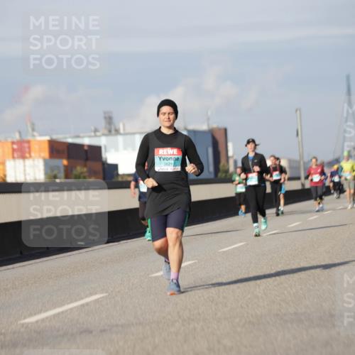 03.10.2025 - Köhlbrandbrückenlauf Jannik Wohlers http://msf.ph/oto/9090335 03.10.2025 10:10:18 Position 3 2621 meine-sportfotos.de