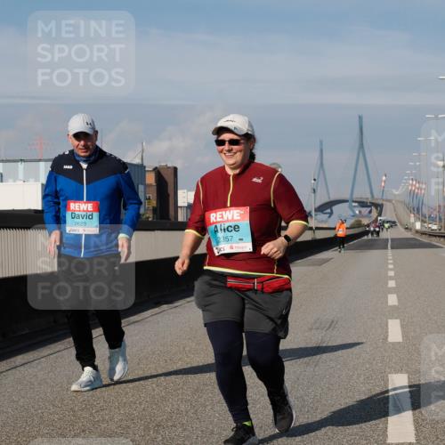 03.10.2025 - Köhlbrandbrückenlauf Fabian Wolf http://msf.ph/oto/9090337 03.10.2025 10:25:41 Position 3 2623, 2357 meine-sportfotos.de