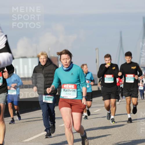 03.10.2025 - Köhlbrandbrückenlauf Jannik Wohlers http://msf.ph/oto/9090353 03.10.2025 09:58:58 Position 3 1754, 1372 meine-sportfotos.de