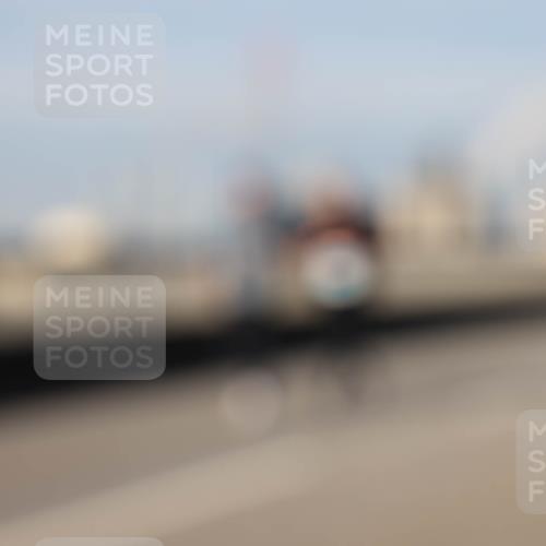 03.10.2025 - Köhlbrandbrückenlauf Lena Gebhardt http://msf.ph/oto/9090359 03.10.2025 10:07:32 Position 2  meine-sportfotos.de