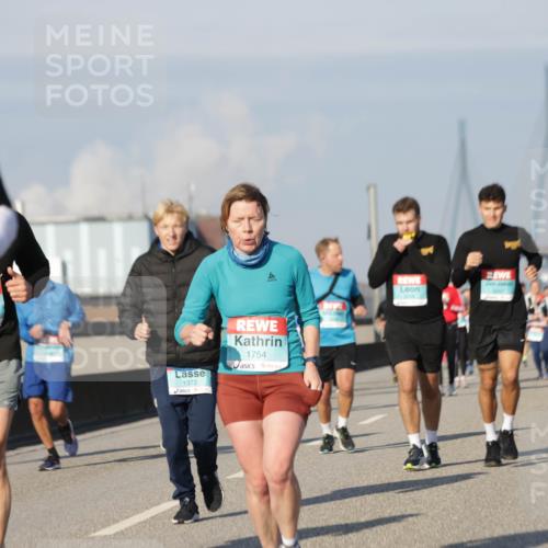 03.10.2025 - Köhlbrandbrückenlauf Jannik Wohlers http://msf.ph/oto/9090364 03.10.2025 09:58:58 Position 3 1905, 1372, 1754 meine-sportfotos.de