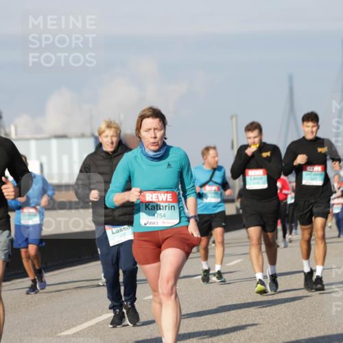 03.10.2025 - Köhlbrandbrückenlauf Jannik Wohlers http://msf.ph/oto/9090371 03.10.2025 09:58:58 Position 3 1905, 1372, 754 meine-sportfotos.de