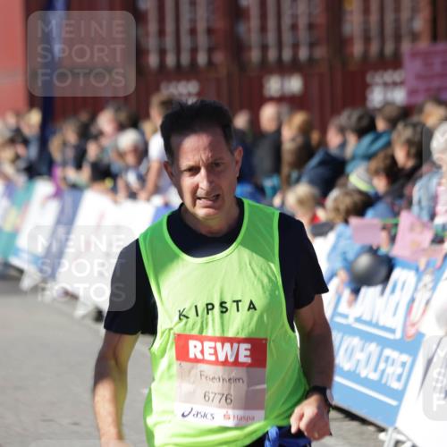 03.10.2025 - Köhlbrandbrückenlauf Jannik Wohlers http://msf.ph/oto/9090374 03.10.2025 13:19:32 Ziel 4691, 4971, 5009, 5405, 5443, 5451, 5578, 5838, 6230, 6753, 6776 meine-sportfotos.de