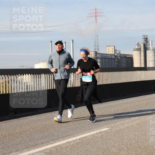 03.10.2025 - Köhlbrandbrückenlauf Lena Gebhardt http://msf.ph/oto/9090377 03.10.2025 10:07:32 Position 2  meine-sportfotos.de