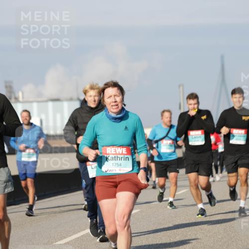 03.10.2025 - Köhlbrandbrückenlauf Jannik Wohlers http://msf.ph/oto/9090386 03.10.2025 09:58:58 Position 3 1905, 8, 1754 meine-sportfotos.de