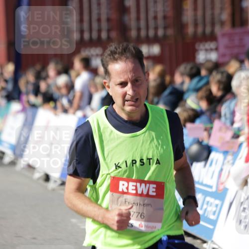 03.10.2025 - Köhlbrandbrückenlauf Jannik Wohlers http://msf.ph/oto/9090396 03.10.2025 13:19:32 Ziel 4691, 4971, 5009, 5405, 5443, 5451, 5578, 5838, 6230, 6753, 6776 meine-sportfotos.de