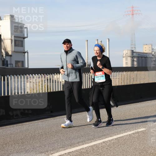 03.10.2025 - Köhlbrandbrückenlauf Lena Gebhardt http://msf.ph/oto/9090397 03.10.2025 10:07:32 Position 2 1, 2557 meine-sportfotos.de