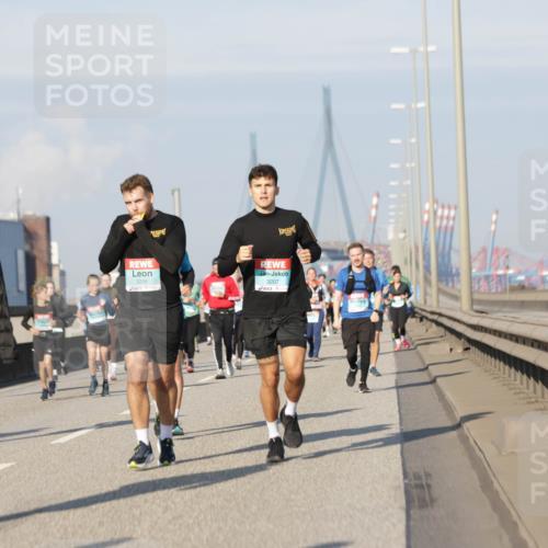 03.10.2025 - Köhlbrandbrückenlauf Jannik Wohlers http://msf.ph/oto/9090403 03.10.2025 09:58:59 Position 3 1372, 3206, 3207 meine-sportfotos.de