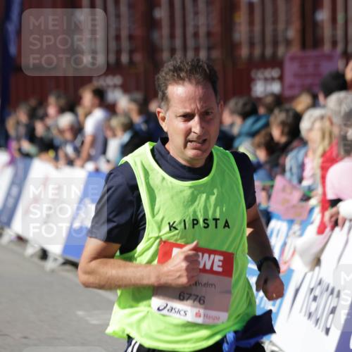 03.10.2025 - Köhlbrandbrückenlauf Jannik Wohlers http://msf.ph/oto/9090417 03.10.2025 13:19:32 Ziel 4691, 4971, 5009, 5405, 5443, 5451, 5578, 5838, 6230, 6753, 6776 meine-sportfotos.de