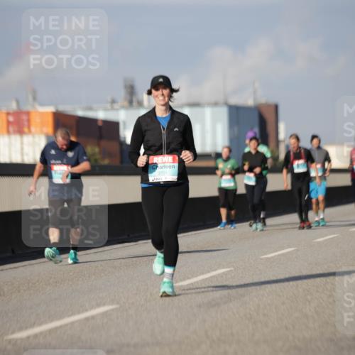 03.10.2025 - Köhlbrandbrückenlauf Jannik Wohlers http://msf.ph/oto/9090425 03.10.2025 10:10:23 Position 3 3701 meine-sportfotos.de