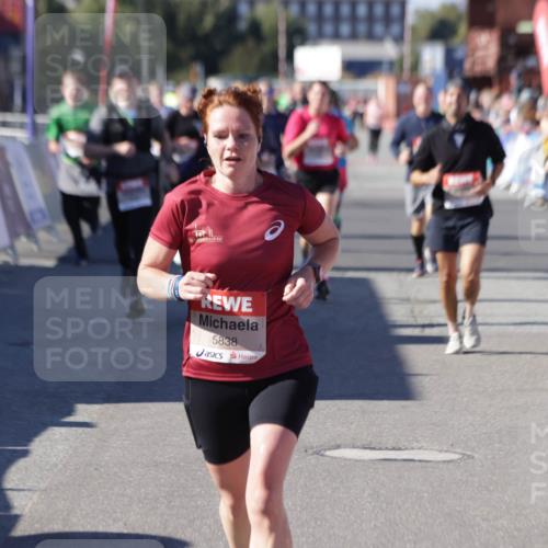 03.10.2025 - Köhlbrandbrückenlauf Jannik Wohlers http://msf.ph/oto/9090428 03.10.2025 13:19:36 Ziel 4691, 4971, 4981, 5009, 5405, 5578, 5650, 5838, 5931, 5975, 6382, 6383, 6600, 6753, 6776 meine-sportfotos.de