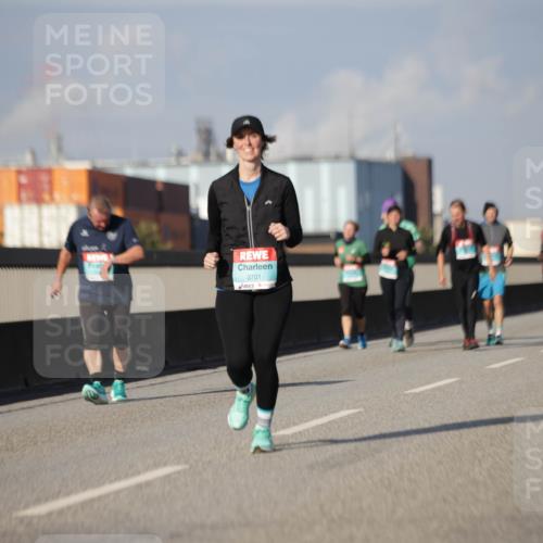 03.10.2025 - Köhlbrandbrückenlauf Jannik Wohlers http://msf.ph/oto/9090431 03.10.2025 10:10:23 Position 3 3701 meine-sportfotos.de