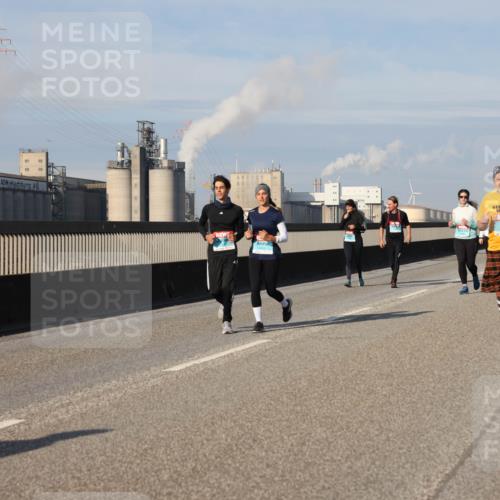 03.10.2025 - Köhlbrandbrückenlauf Lena Gebhardt http://msf.ph/oto/9090442 03.10.2025 10:07:34 Position 2  meine-sportfotos.de