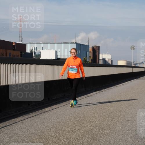 03.10.2025 - Köhlbrandbrückenlauf Fabian Wolf http://msf.ph/oto/9090465 03.10.2025 10:26:10 Position 3 2669 meine-sportfotos.de