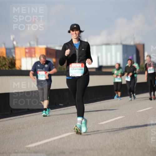 03.10.2025 - Köhlbrandbrückenlauf Jannik Wohlers http://msf.ph/oto/9090471 03.10.2025 10:10:23 Position 3 3701 meine-sportfotos.de