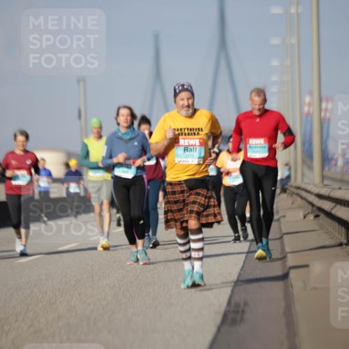03.10.2025 - Köhlbrandbrückenlauf Jannik Wohlers http://msf.ph/oto/9090493 03.10.2025 10:10:26 Position 3 3122 meine-sportfotos.de