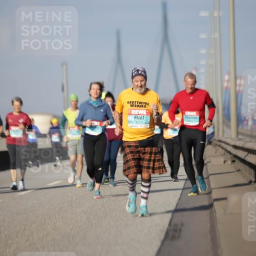 03.10.2025 - Köhlbrandbrückenlauf Jannik Wohlers http://msf.ph/oto/9090515 03.10.2025 10:10:26 Position 3 3122 meine-sportfotos.de