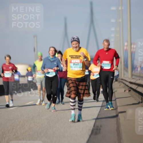 03.10.2025 - Köhlbrandbrückenlauf Jannik Wohlers http://msf.ph/oto/9090519 03.10.2025 10:10:26 Position 3 3122 meine-sportfotos.de