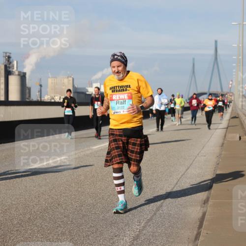 03.10.2025 - Köhlbrandbrückenlauf Lena Gebhardt http://msf.ph/oto/9090520 03.10.2025 10:07:37 Position 2 3122 meine-sportfotos.de