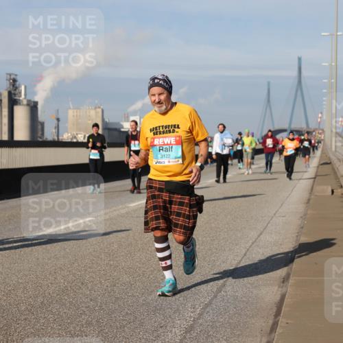 03.10.2025 - Köhlbrandbrückenlauf Lena Gebhardt http://msf.ph/oto/9090533 03.10.2025 10:07:37 Position 2 3122 meine-sportfotos.de