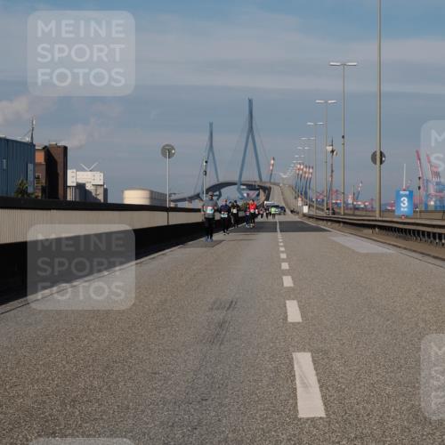 03.10.2025 - Köhlbrandbrückenlauf Fabian Wolf http://msf.ph/oto/9090538 03.10.2025 10:26:22 Position 3 3 meine-sportfotos.de