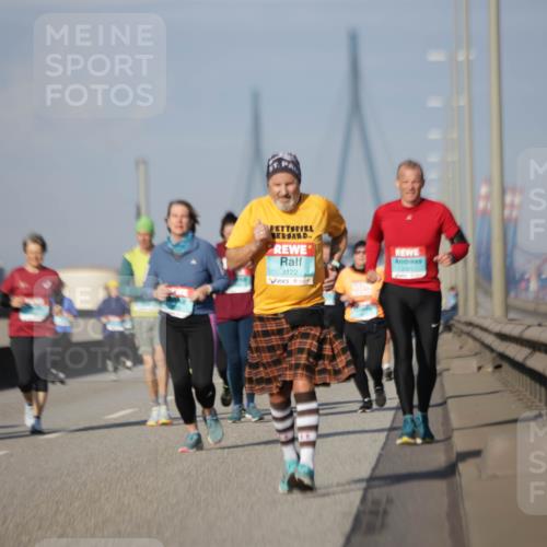 03.10.2025 - Köhlbrandbrückenlauf Jannik Wohlers http://msf.ph/oto/9090550 03.10.2025 10:10:27 Position 3 3122, 2321 meine-sportfotos.de