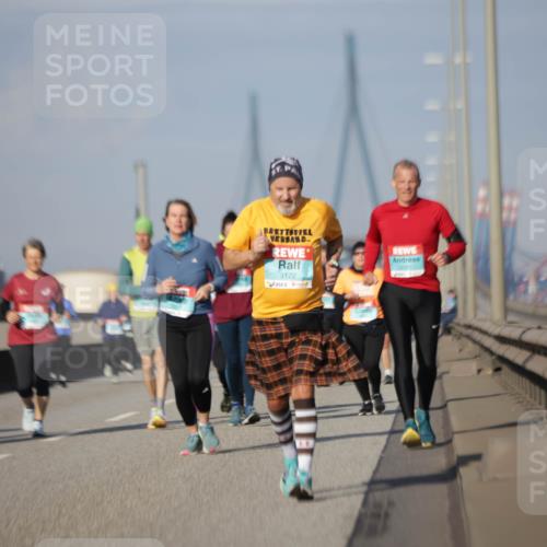 03.10.2025 - Köhlbrandbrückenlauf Jannik Wohlers http://msf.ph/oto/9090557 03.10.2025 10:10:27 Position 3 3122, 2321 meine-sportfotos.de