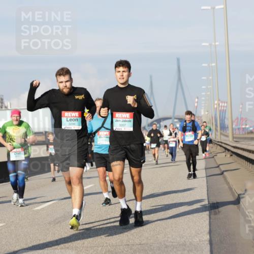 03.10.2025 - Köhlbrandbrückenlauf Jannik Wohlers http://msf.ph/oto/9090565 03.10.2025 09:59:01 Position 3 1372, 3206, 3207 meine-sportfotos.de