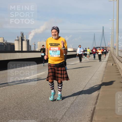03.10.2025 - Köhlbrandbrückenlauf Lena Gebhardt http://msf.ph/oto/9090566 03.10.2025 10:07:37 Position 2 2263, 3122 meine-sportfotos.de