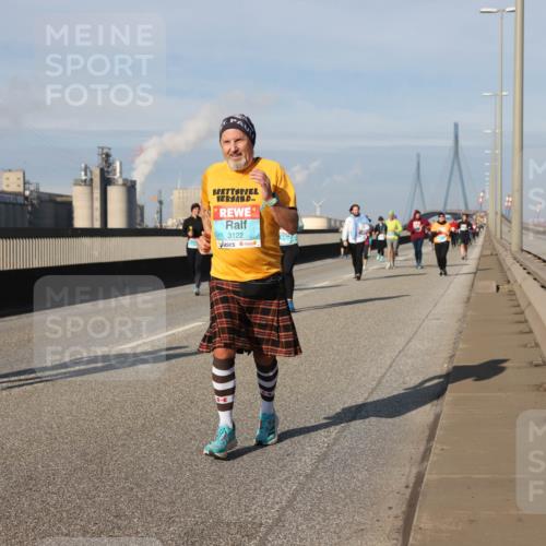 03.10.2025 - Köhlbrandbrückenlauf Lena Gebhardt http://msf.ph/oto/9090576 03.10.2025 10:07:37 Position 2 2263, 3122 meine-sportfotos.de